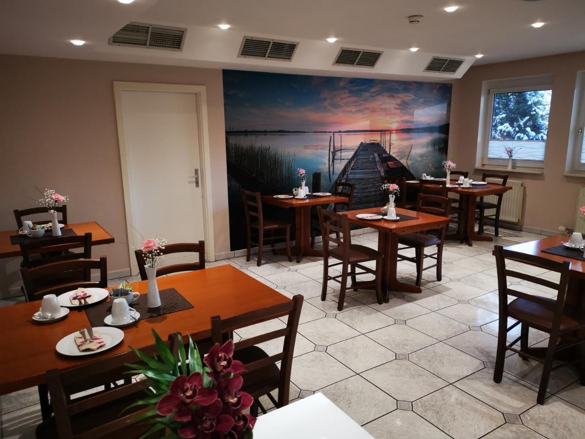 Hotel Loewen Меккенбойрен Экстерьер фото