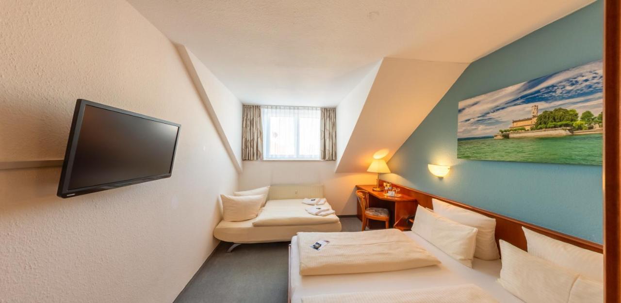 Hotel Loewen Меккенбойрен Экстерьер фото