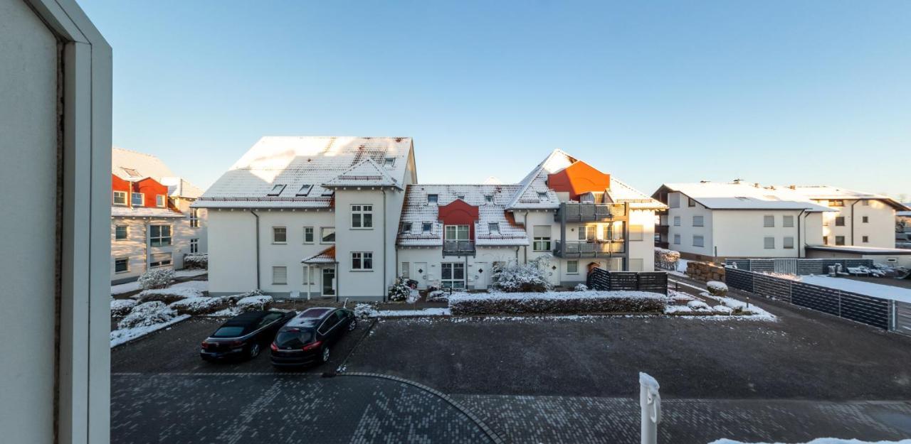 Hotel Loewen Меккенбойрен Экстерьер фото
