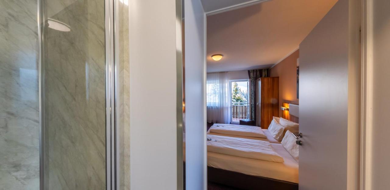 Hotel Loewen Меккенбойрен Экстерьер фото