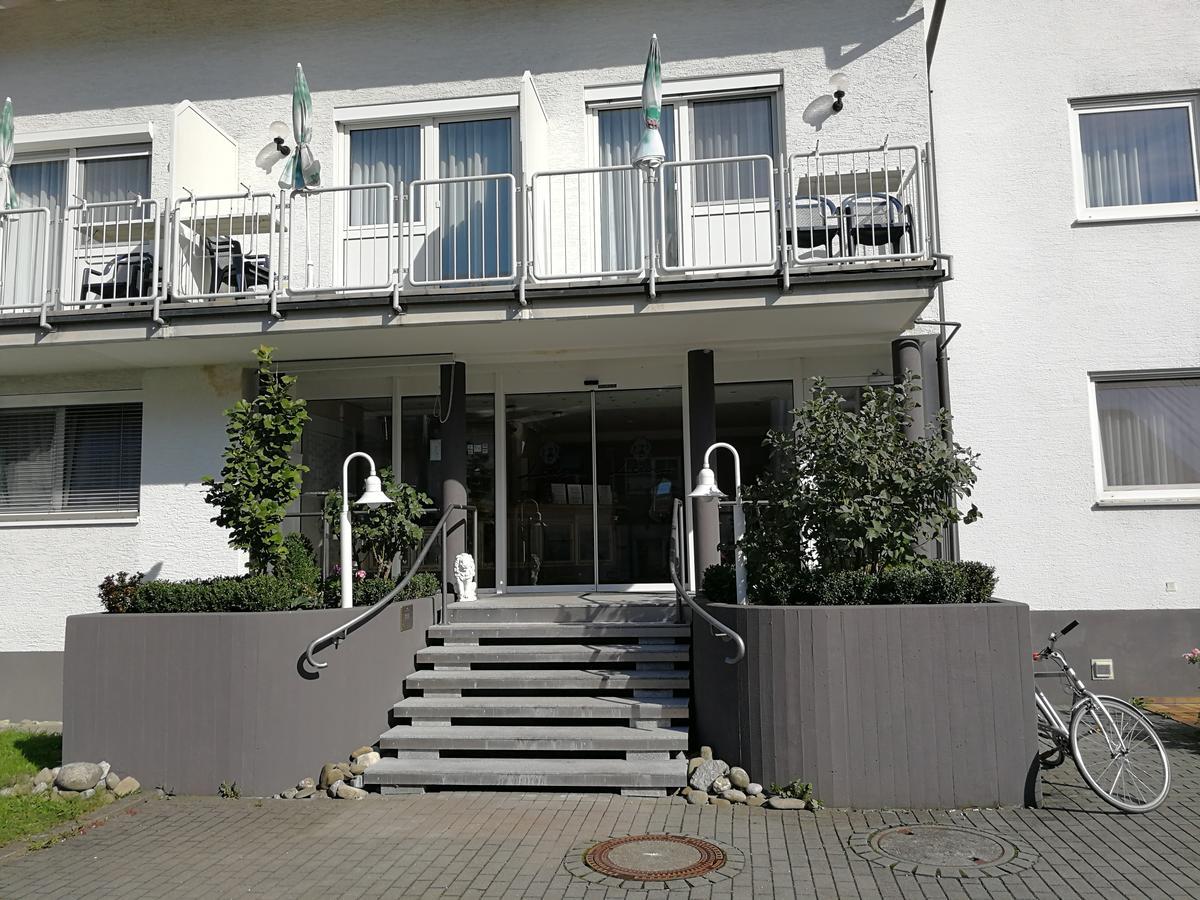 Hotel Loewen Меккенбойрен Экстерьер фото
